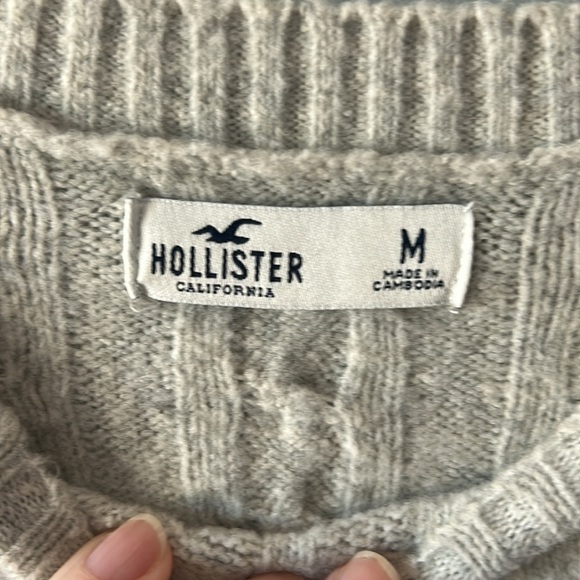 Hollister Women’s Cable Knit Sweater Gray Medium - Picture 4 of 5